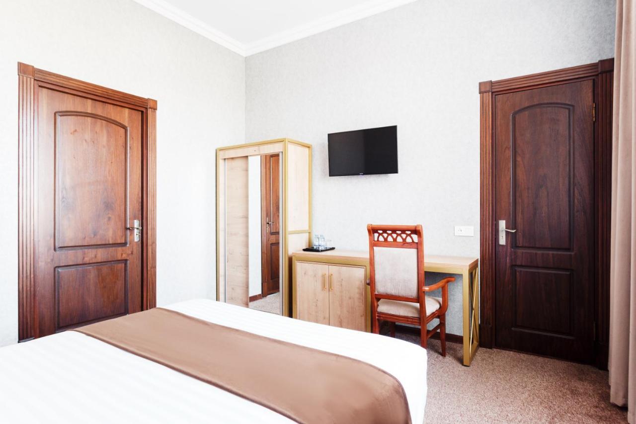 Western Suites Hotel Ташкент Екстер'єр фото