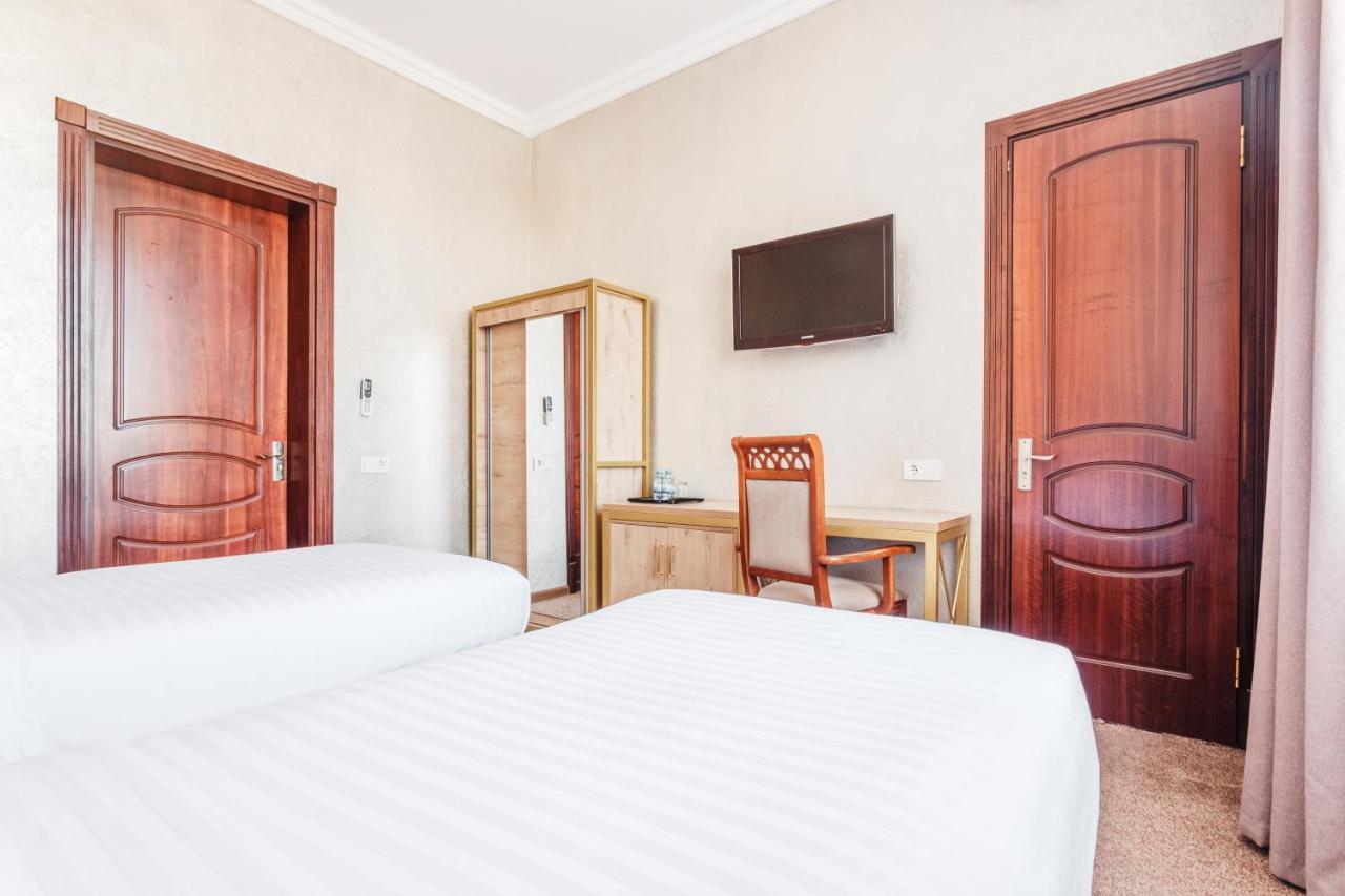 Western Suites Hotel Ташкент Екстер'єр фото